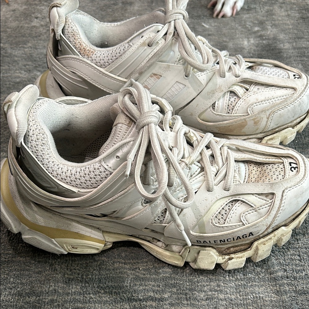Balenciaga Women's Cream and White Sneakers